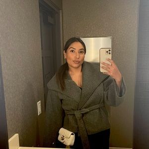 I’m Michelle, a new Posher 😊 Check out my new and lightly used closet items!
